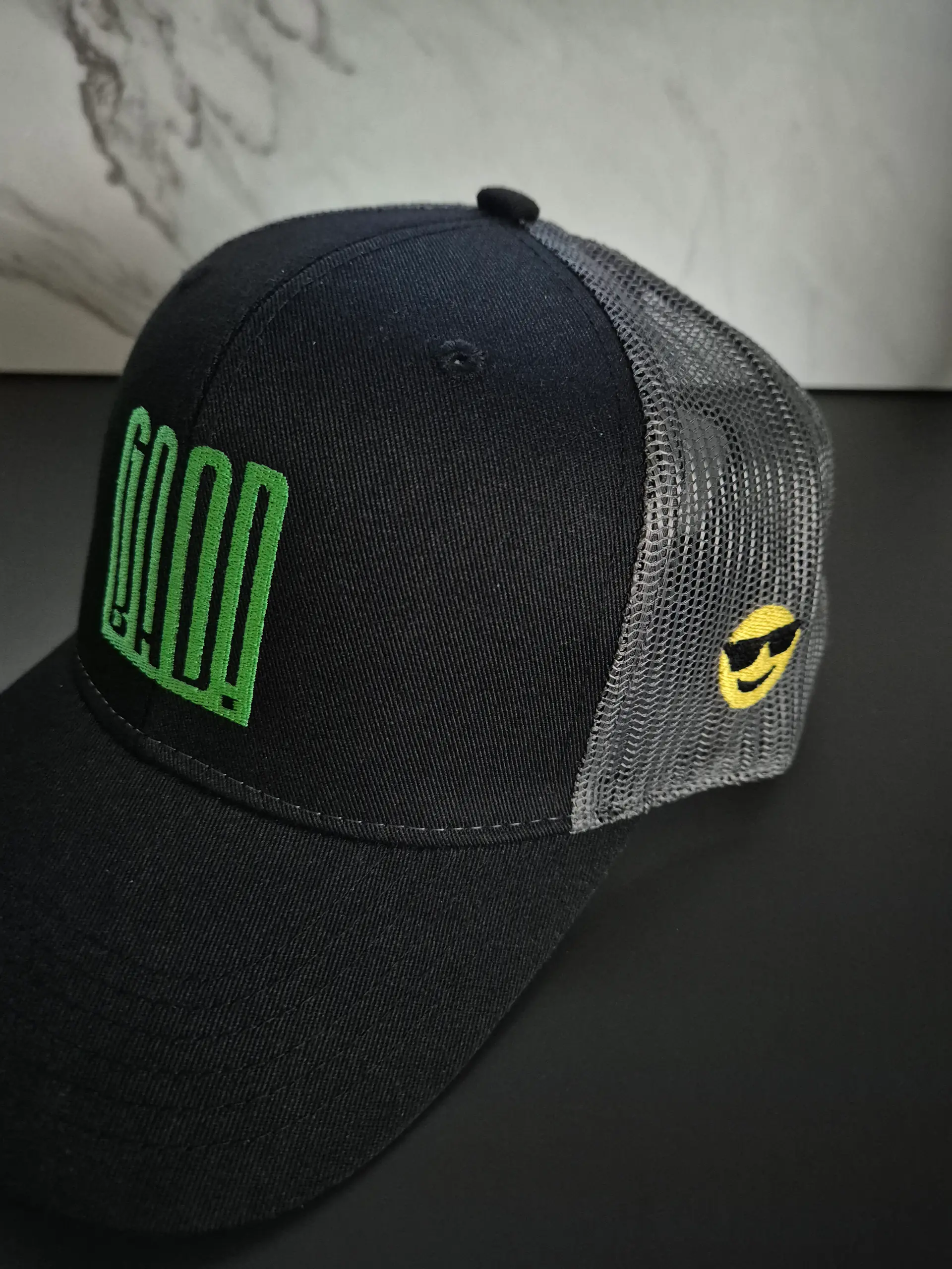 Broderie Good-Bad sur casquette personnalisée — accessoire brodé sur-mesure BrodeArt